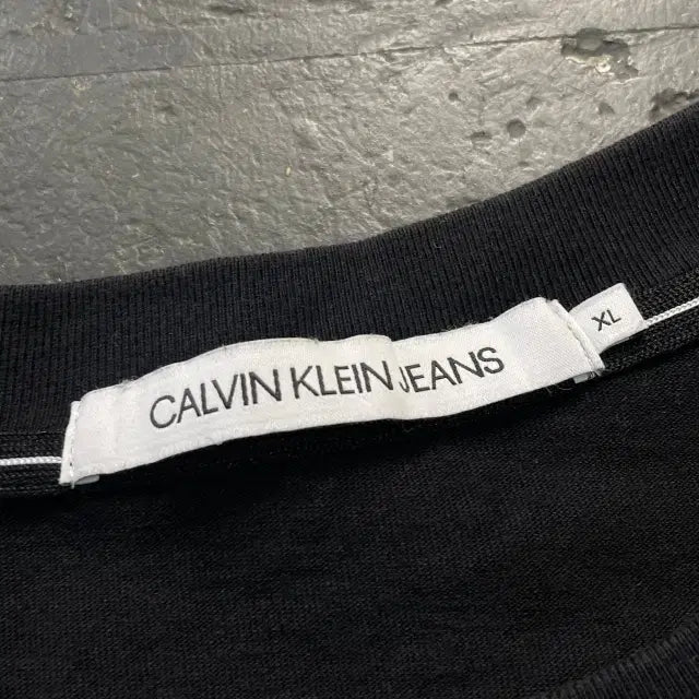 [BUNJANG] Calvin Klein T-Shirt / 105 캘빈클라인 반팔티