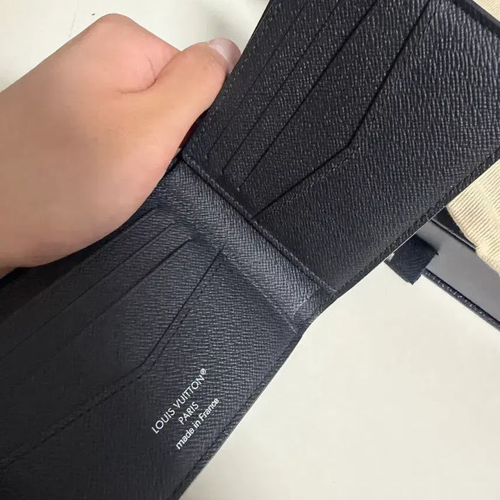 [SOLD OUT] 루이비통 이클립스 반지갑 급처
