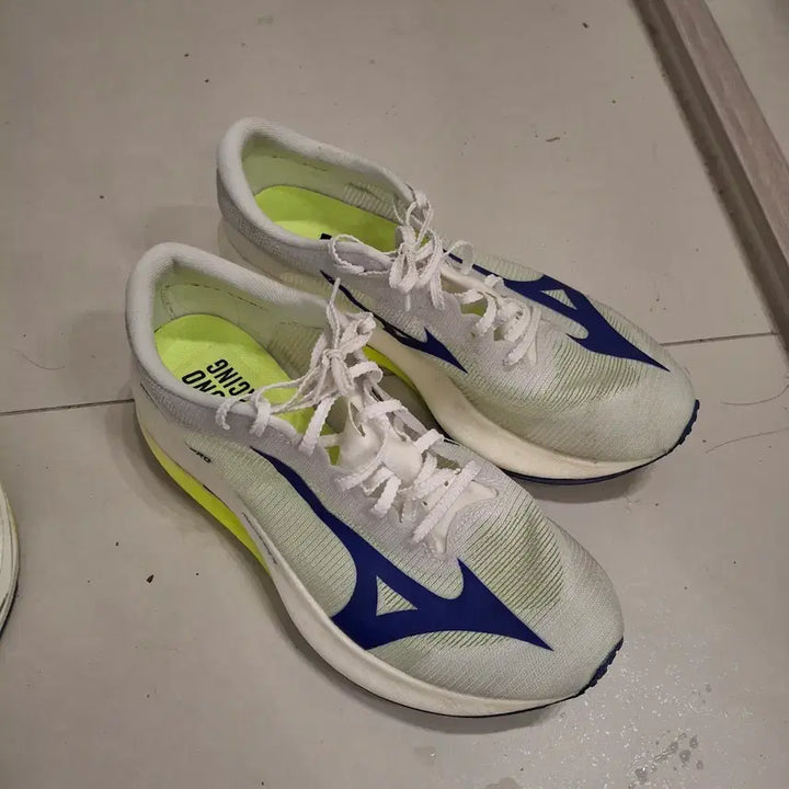[BUNJANG] Mizuno HyperWarp Pro Running Shoes Size 260 / 미즈노 하이퍼워프 프로(260)