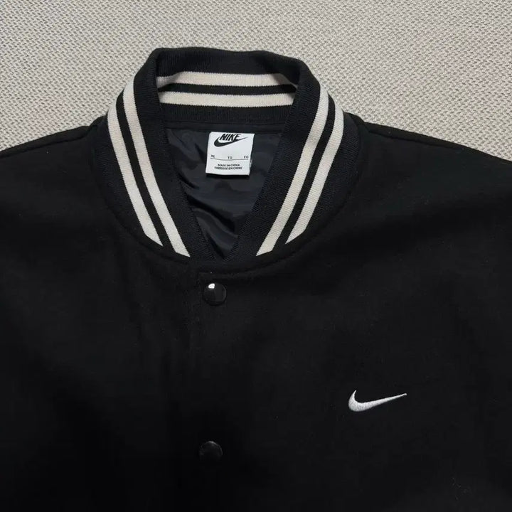 [BUNJANG] Nike NSW Varsity Jacket Black White / 나이키 NSW 바시티 자켓 블랙 화이트
