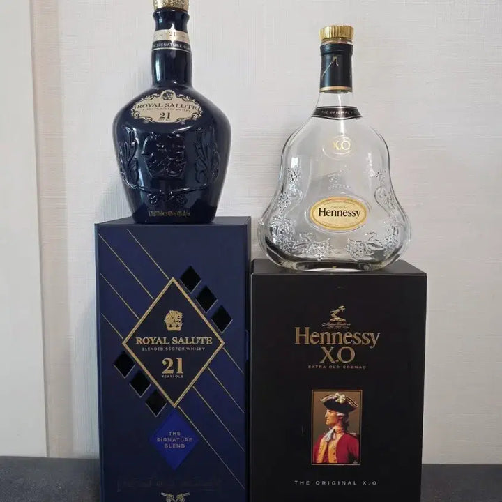 [BUNJANG] Royal Salute 21 Years, Hennessy XO Empty Bottles with Cases / 돔페리뇽 빈티지 샴페인 공병