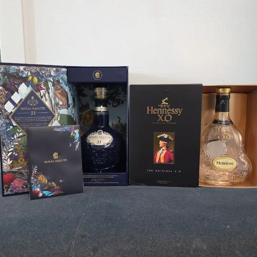 [BUNJANG] Royal Salute 21 Years, Hennessy XO Empty Bottles with Cases / 돔페리뇽 빈티지 샴페인 공병