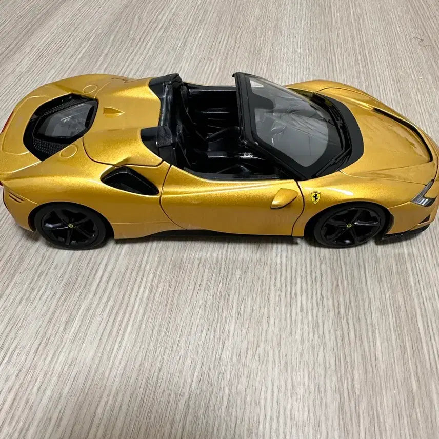 [BUNJANG] Ferrari SF90 Spider 1/18 Scale Model Car / 페라리 1/18 모형 SF90 스파이더 자동차 장난감