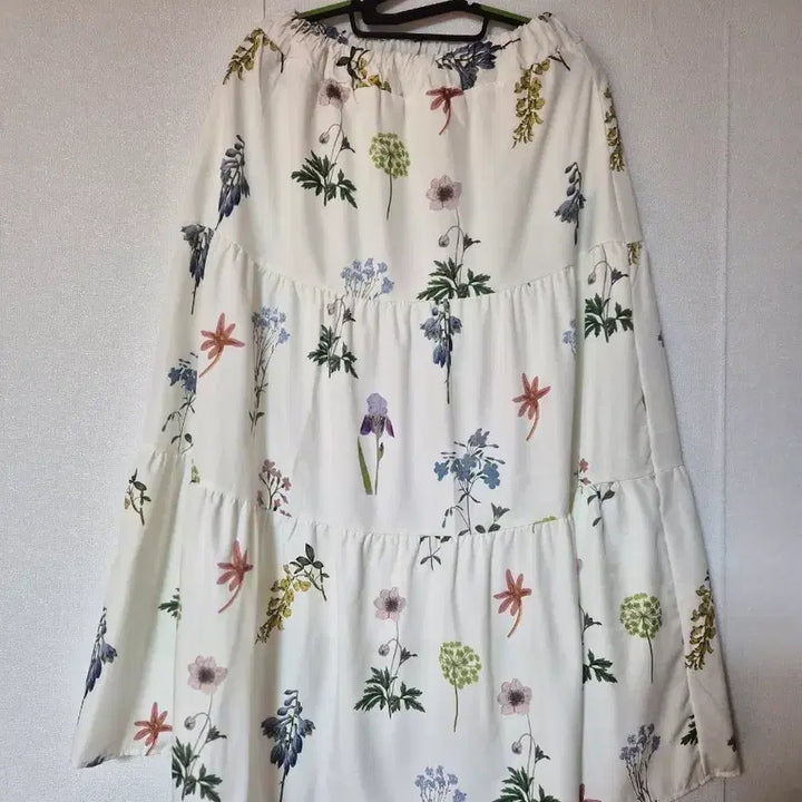 [BUNJANG] Flower Pattern Tiered Long Skirt / 플라워 패턴 캉캉 롱 스커트