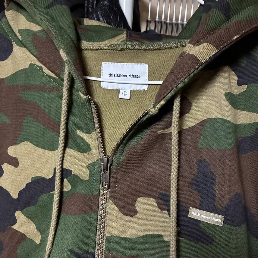 [BUNJANG] Thisisneverthat Camo Hoodie Zip-Up L / 디스이즈네버댓 카모 후드집업 L