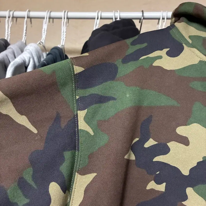 [BUNJANG] Thisisneverthat Camo Hoodie Zip-Up L / 디스이즈네버댓 카모 후드집업 L
