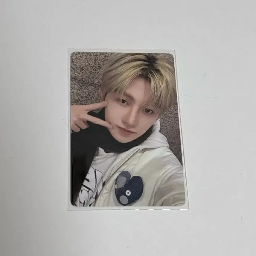 [BUNJANG] TWS Jihoon IzWe 4.0 Shanghai Fansign Photocard / 투어스 지훈 이즈위 4.0 상하이 팬싸 포카