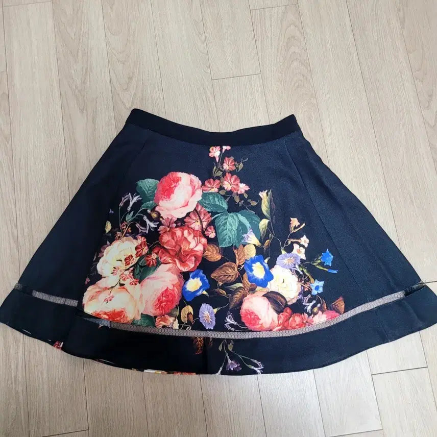 [BUNJANG] Lenibon Mini Skirt / 레니본 미니스커트