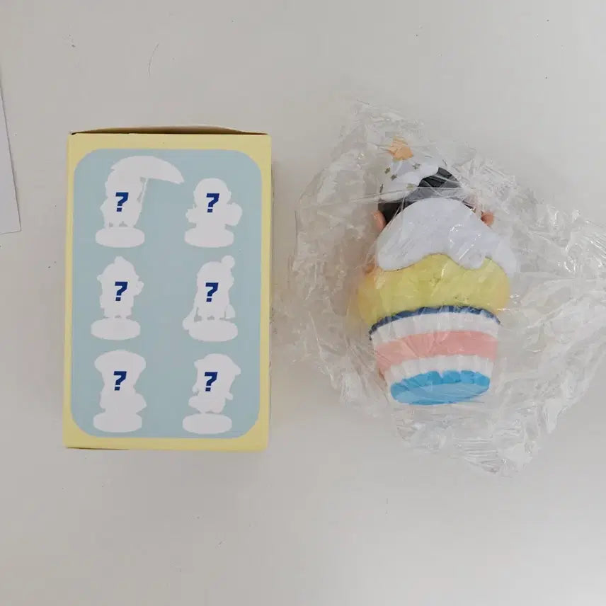 [BUNJANG] Crayon Shin-chan Cupcake Figure / 짱구 컵케이크 피규어