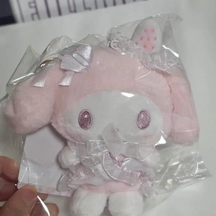 [BUNJANG] Sanrio Shiroichigo Mascot Plush Keychain (Re-release Version) / [산리오] 시로이치고 마스코트 인형 재발매 버전