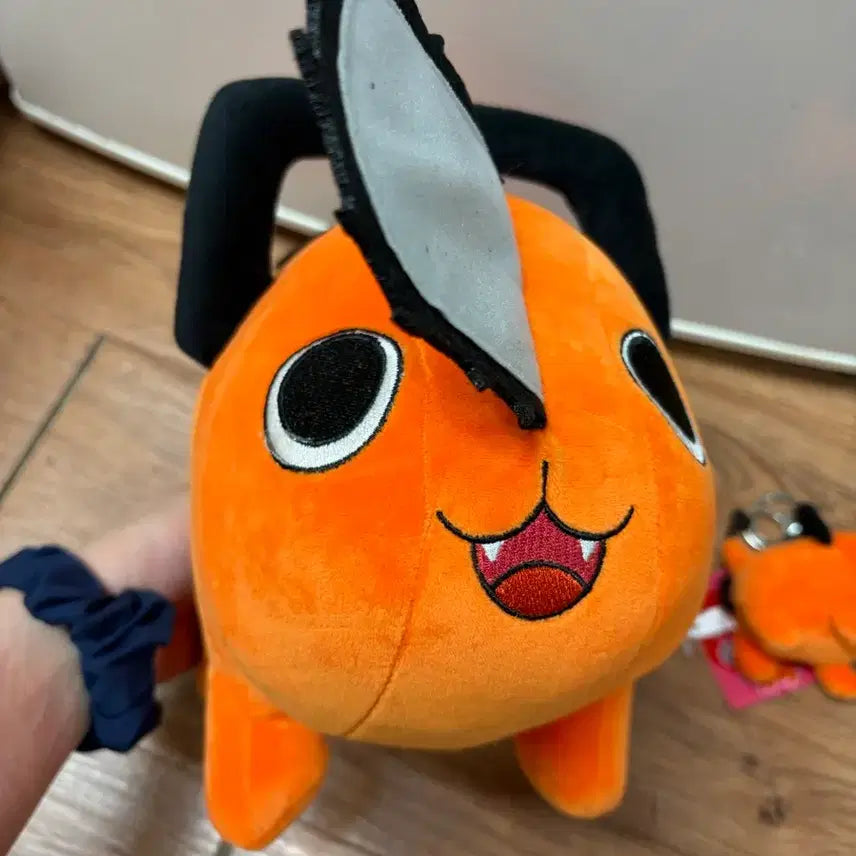 [BUNJANG] Chainsaw Man Pochita Medium Plush / 체인소맨 포치타 정품 중형 인형