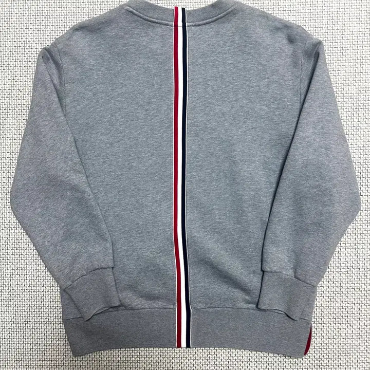 [SOLD OUT] [2/새상품] 신형 톰브라운 백삼선 스프라이트 그레이 맨투맨
