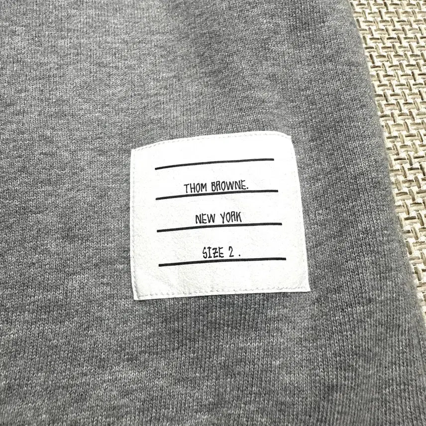 [SOLD OUT] [2/새상품] 신형 톰브라운 백삼선 스프라이트 그레이 맨투맨