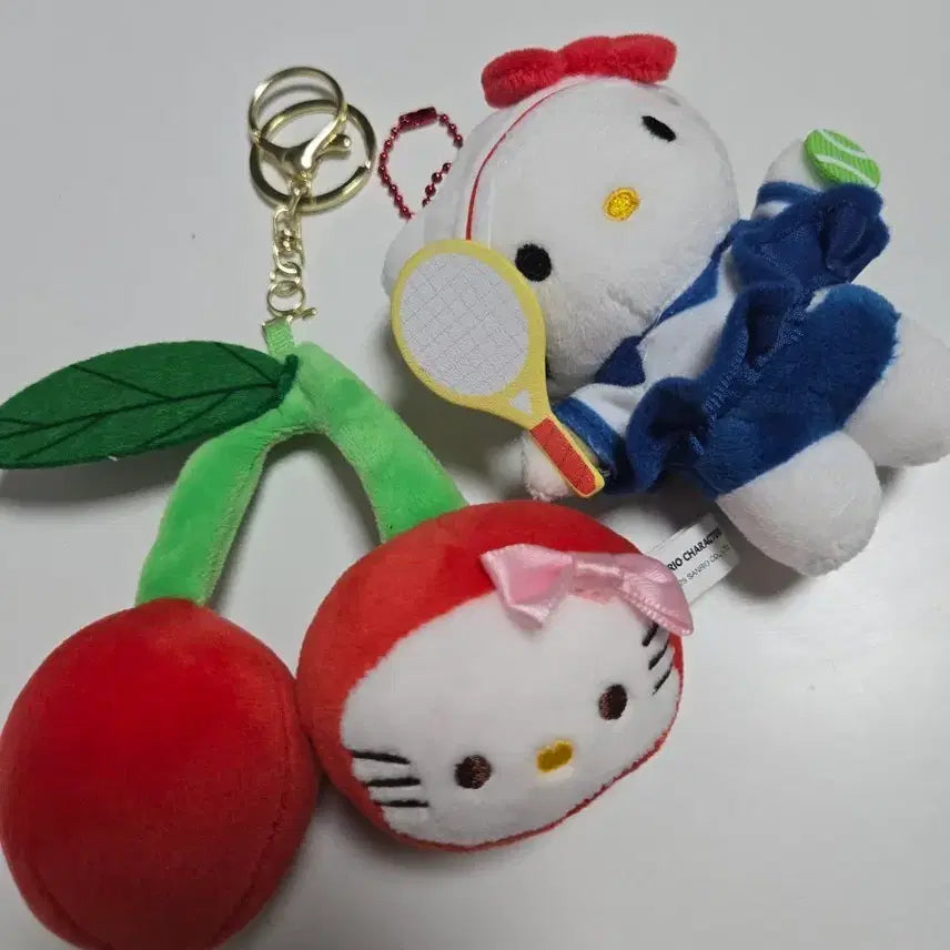 [BUNJANG] Hello Kitty Tennis Cherry Keychain Set / 헬로키티 테니스 / 체리 키링 세트