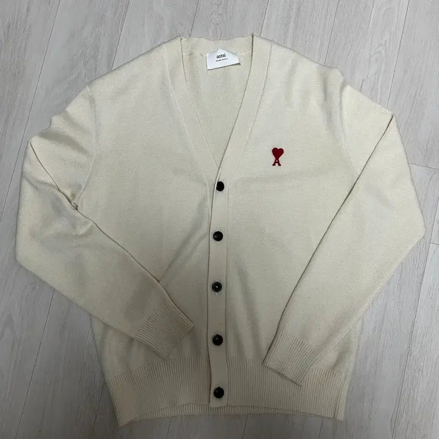 [BUNJANG] Ami Small Logo Wool Cardigan Vanilla / 아미 스몰 로고 울 가디건 바닐라