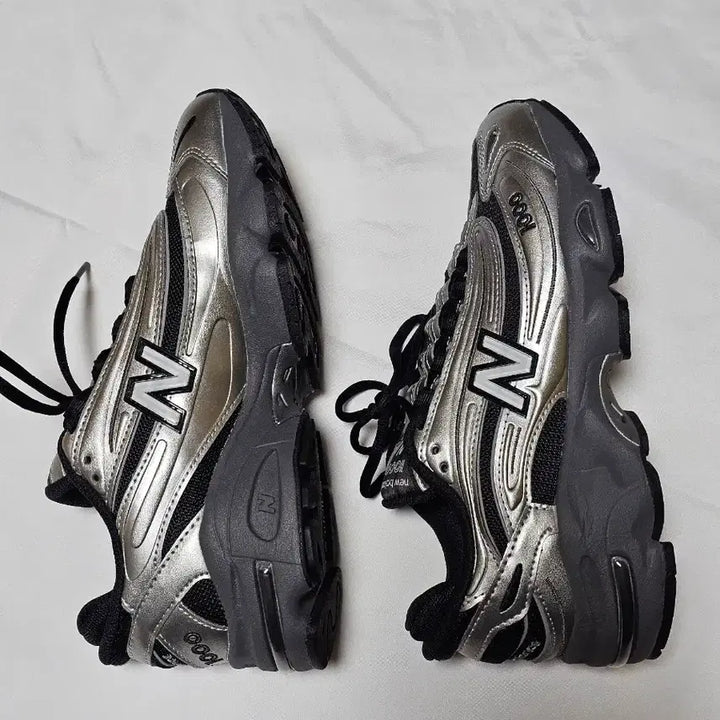 [BUNJANG] New Balance 1000 Black Silver Metallic US 5.5 / 뉴발란스 1000 블랙 실버 메탈릭 235 사이즈