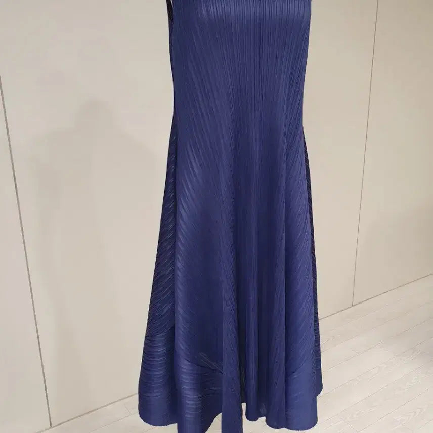 [BUNJANG] Navy Pleated A-Line Long Dress / 네이비 플리츠 A라인 롱 원피스