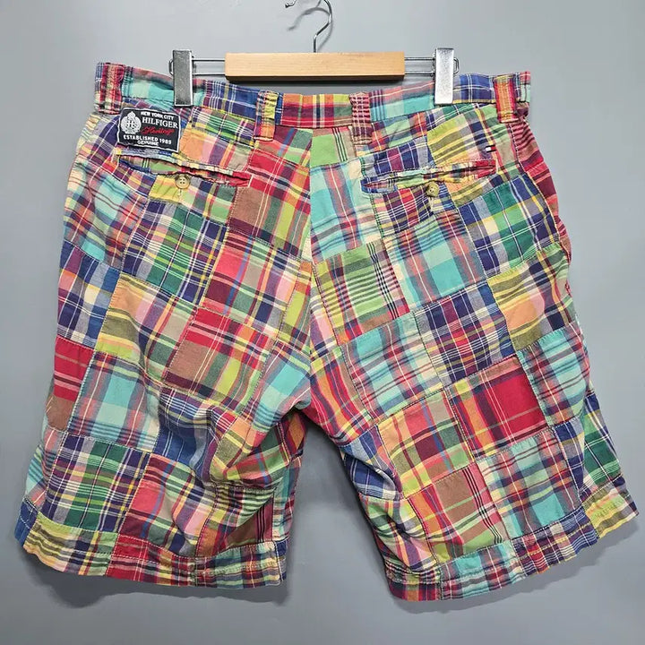 [BUNJANG] Tommy Hilfiger Patchwork Half Pants 38 / 타미힐피거 TOMMY HILFIGER 패치워크 하프 팬츠 38