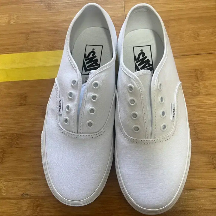 [BUNJANG] Vans Authentic White Sneakers (240) / 반스 어센틱 240