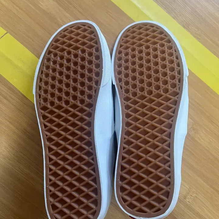 [BUNJANG] Vans Authentic White Sneakers (240) / 반스 어센틱 240