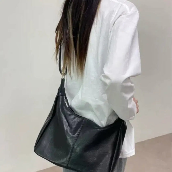 [BUNJANG] Black Leather Shoulder Bag / 블랙 레더 가죽 숄더백