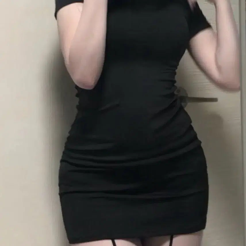 [SOLD OUT] 블랙 미니 원피스