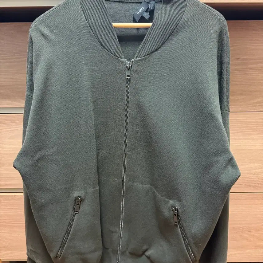 [BUNJANG] Theory Bomber Jacket Dark Khaki L / 띠오리 봄버 자켓 L 다크카키