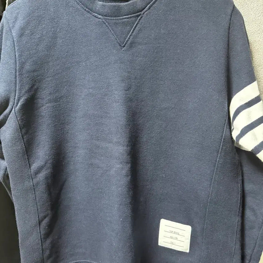 [SOLD OUT] 톰브라운 4선 네이비 스웨트셔츠 2사이즈