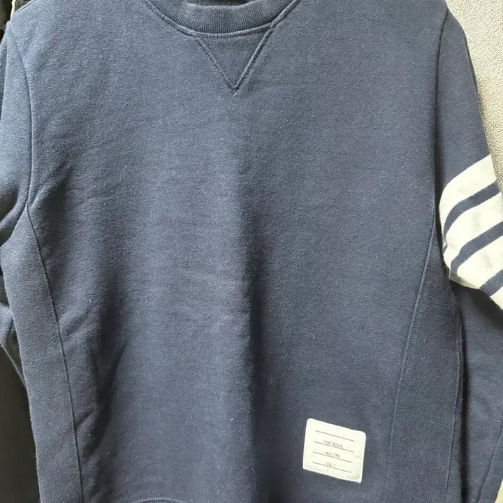 [SOLD OUT] 톰브라운 4선 네이비 스웨트셔츠 2사이즈