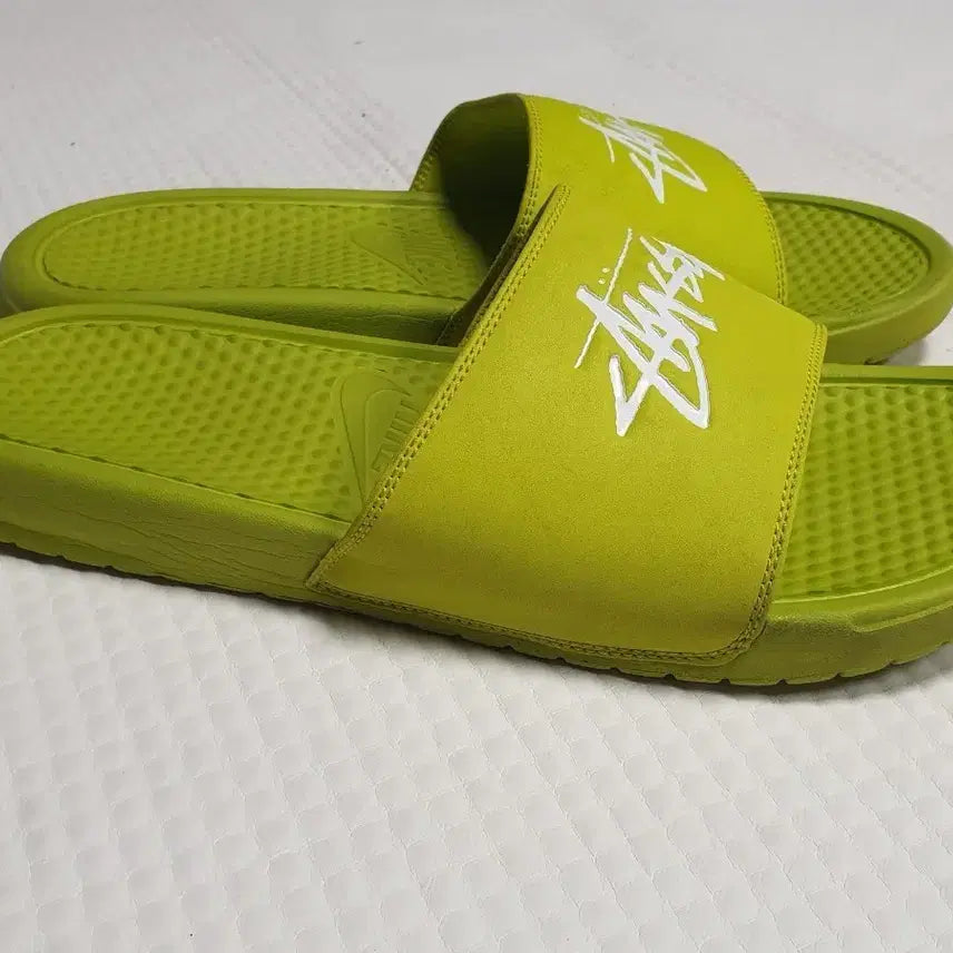 [BUNJANG] Nike x Stüssy Collaborative Slides Fluorescent Green Size 290-300 / 나이키 스투시 콜라보 슬리퍼 형광색 290~300