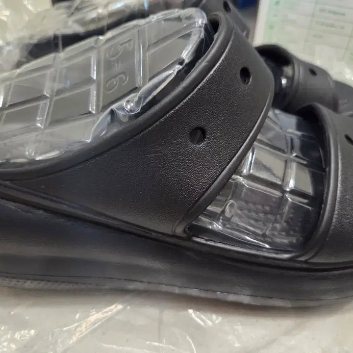 [BUNJANG] Crocs Crush Sandals / 무료배송)크록스 크러쉬 샌들(w7)