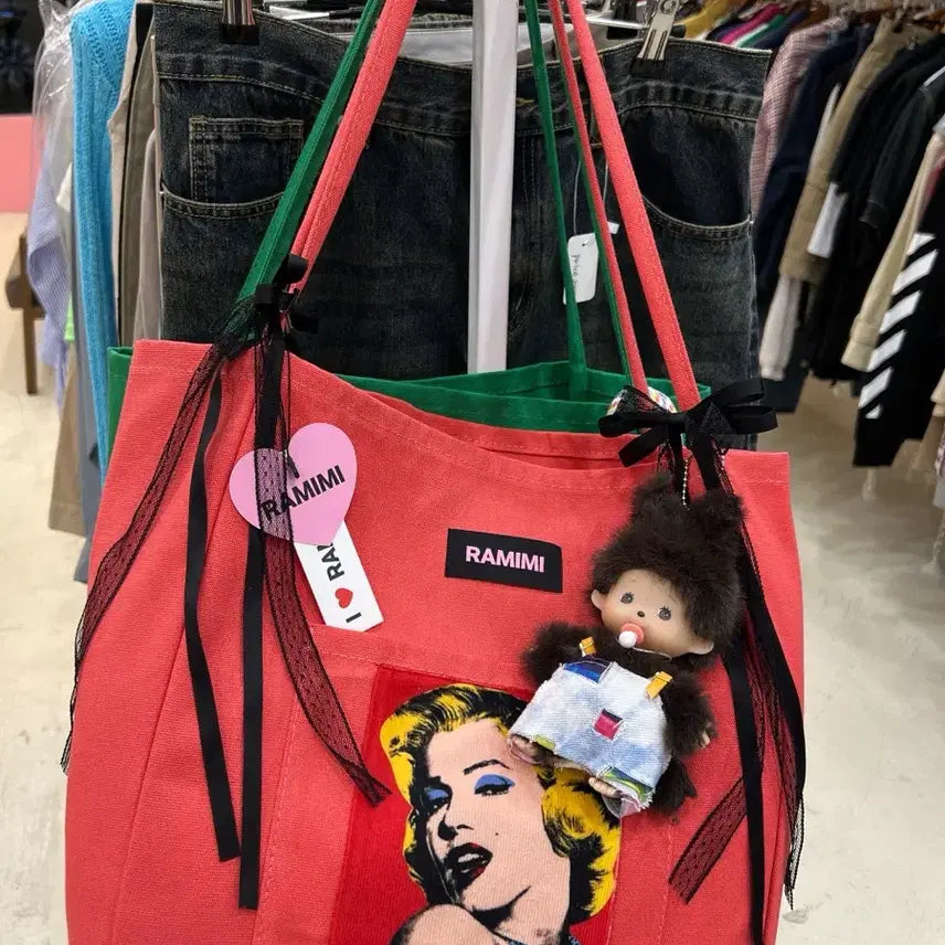[BUNJANG] Ramimi Marilyn Monroe Tote Bag with Mongchichi Keyring / RAMIMI 마릴린먼로 토트백 + 몽치치 키링