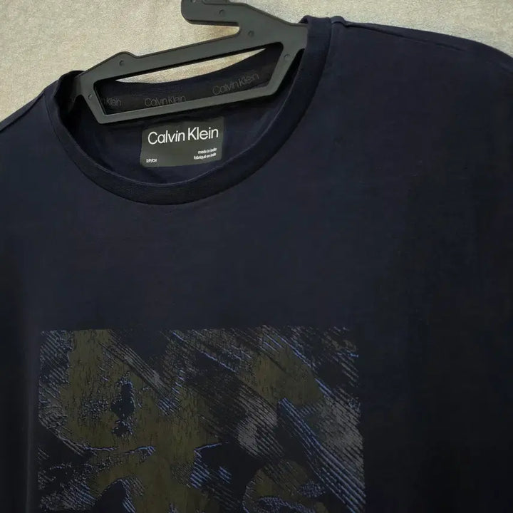 [BUNJANG] Calvin Klein Graphic T-Shirt Navy S / 캘빈클라인 그래픽 반팔티 CALVIN KLEIN