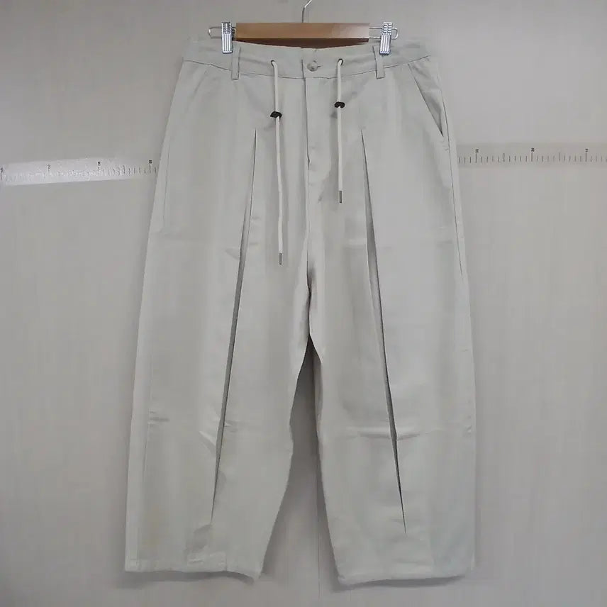 [BUNJANG] Ivory Pleated Wide Pants / 아이보리 플리츠 와이드 팬츠