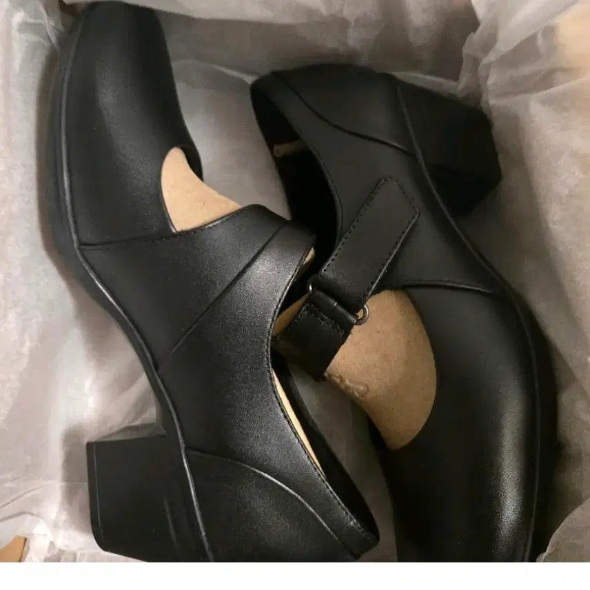 [BUNJANG] Clarks Emsley Ruulin Black Leather Pumps / 클락스 여성 엠슬리 룰린 블랙 펌프스 235