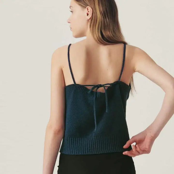 [BUNJANG] UMER Lesse Buckle Sleeveless Top / 유메르(UMER) 레스 부클 슬리브리스 55-66