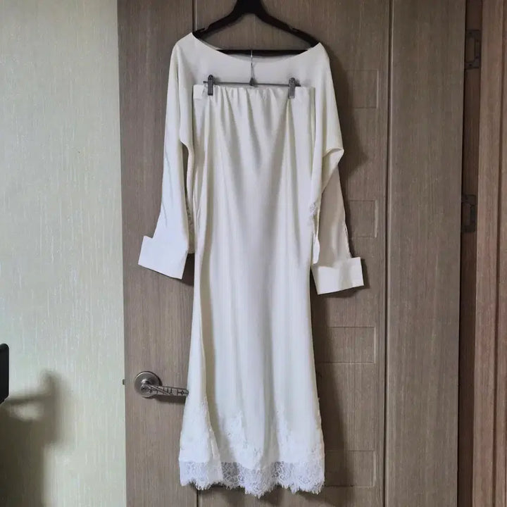 [BUNJANG] White Lace Two-Piece Set (M) - New / 화이트 레이스 투피스 세트 M  새상품
