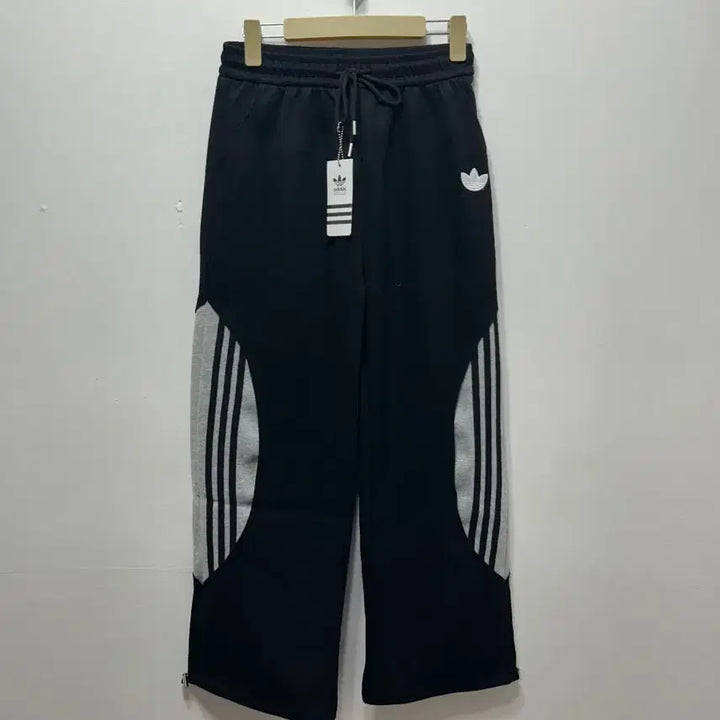 [BUNJANG] Adidas Three-Stripes Wide Jogger Training Pants Black M / 아디다스 삼선 트레이닝 와이드 조거 팬츠 블랙 새상품 M