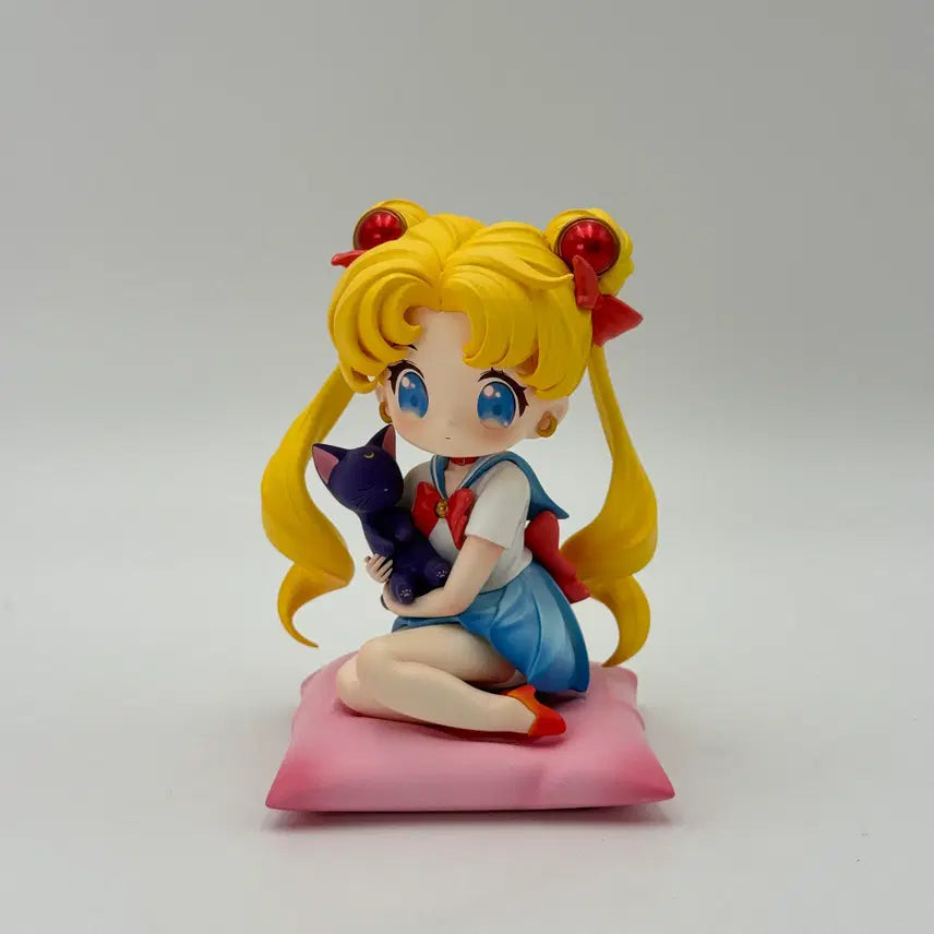 [BUNJANG] Sailor Moon Usagi Tsukino Seated Pose Resin Figure / 세일러문 NANA 츠키노 우사기 앉은포즈 레진 피규어