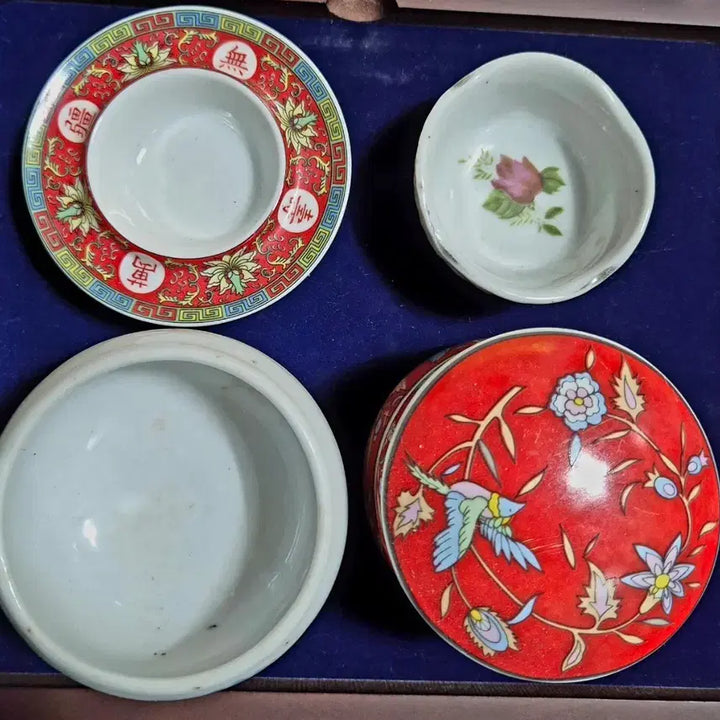 [BUNJANG] Joseon Dynasty Celadon Tea Set with Bird and Flower Motifs / 외사기찬합.오목잔.잔대외