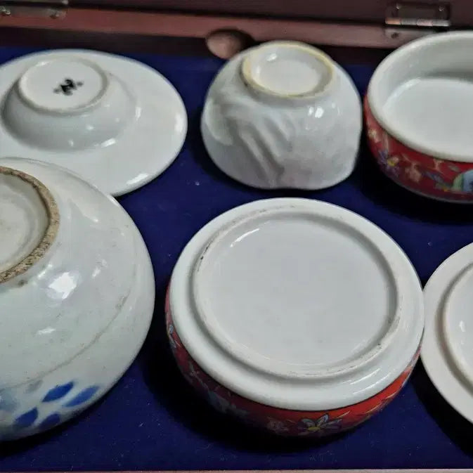 [BUNJANG] Joseon Dynasty Celadon Tea Set with Bird and Flower Motifs / 외사기찬합.오목잔.잔대외