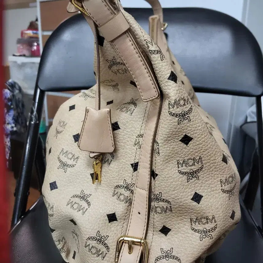 [BUNJANG] MCM Leather Shoulder Bag / 엠씨엠 가방 성주택 있어요