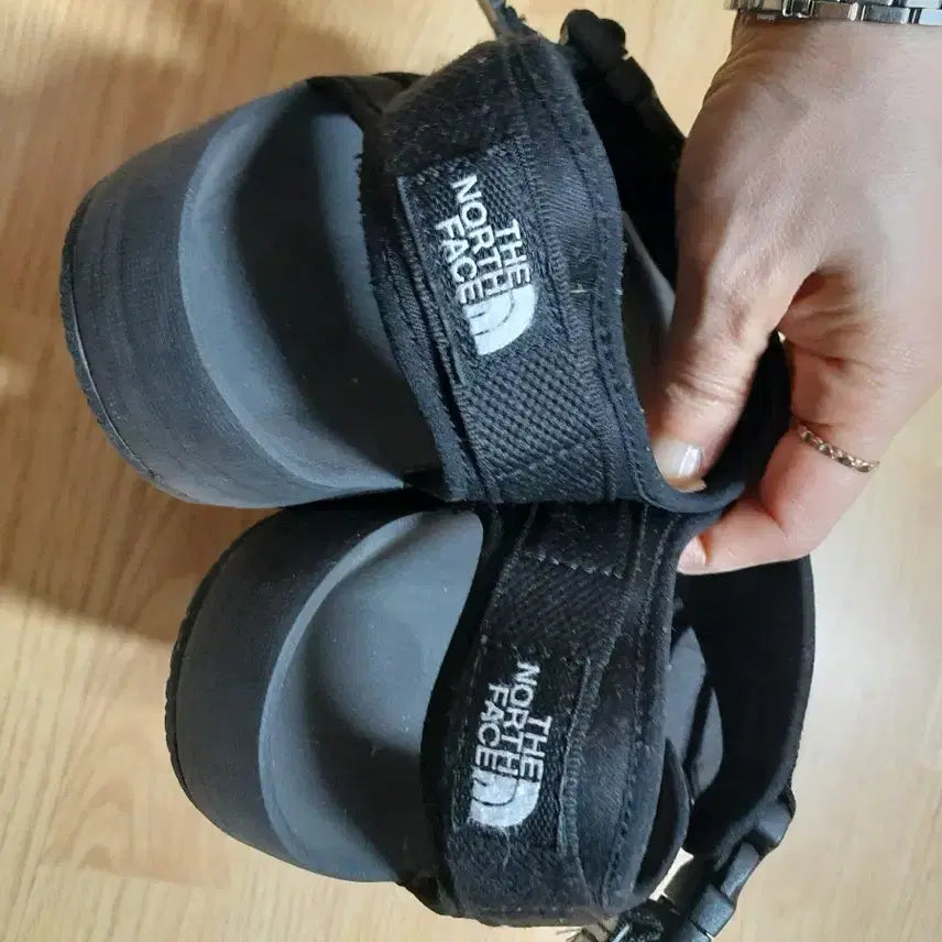 [BUNJANG] The North Face Black Strap Sandals / 노스패스 블랙 스트랩 샌들 250