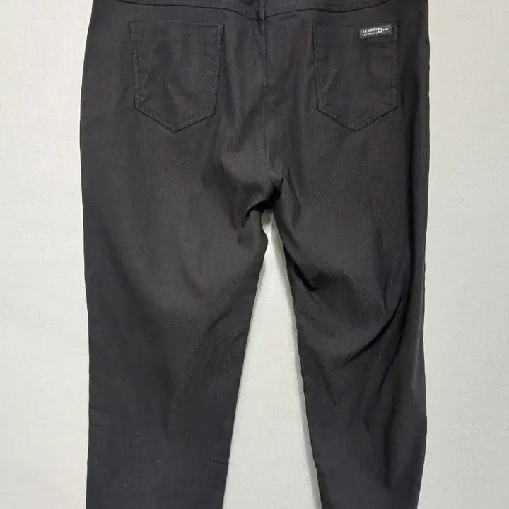 [BUNJANG] ISABEY 7-Part Cropped Cotton Pants / ISABEY 이사베이 블랙 7부 바지