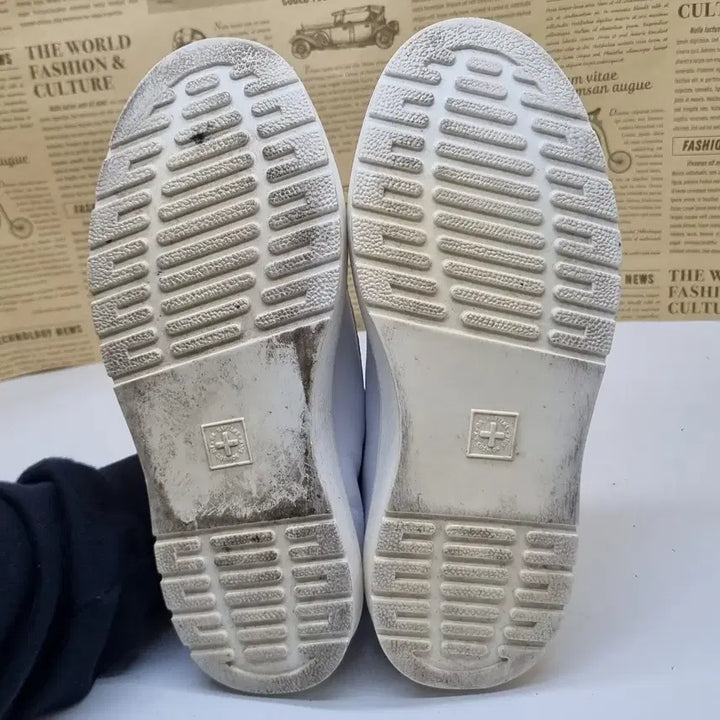 [BUNJANG] Dr. Martens Alexi Sneakers / 닥터마틴 알렉세이 운동화36 220