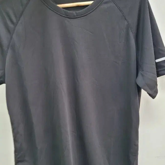 [BUNJANG] Black Performance Short Sleeve T-Shirt / 검정색 기능성 반팔 티셔츠
