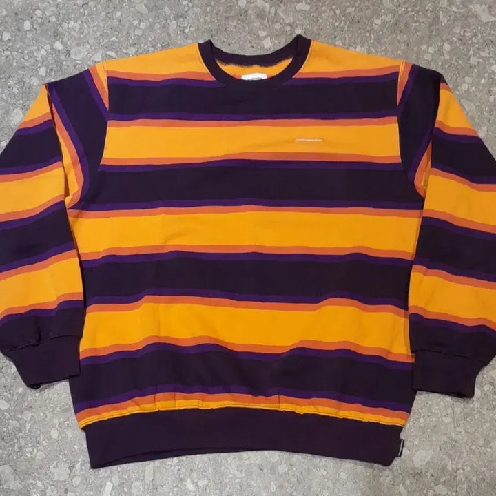 [BUNJANG] thisisneverthat Sweatshirt / 디스이즈네버댓 스웻셔츠 맨투맨 (XL)