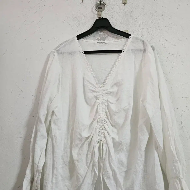 [BUNJANG] Moom-Moomgeud Shirring Blouse White / Moom-Moomgeud 셔링 블라우스 화이트