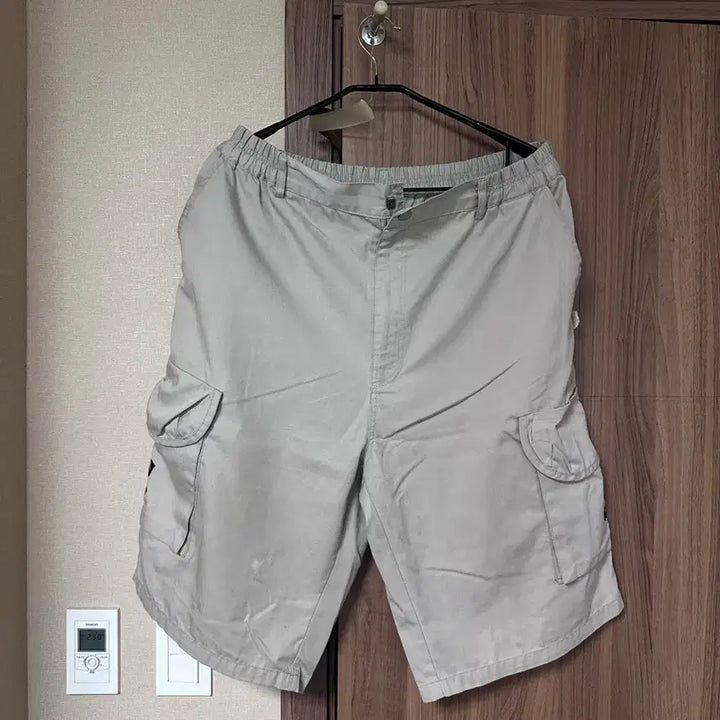 [BUNJANG] Stussy Surfman Cargo Shorts Beige / [L] 스투시 서프맨 카고 쇼츠 베이지