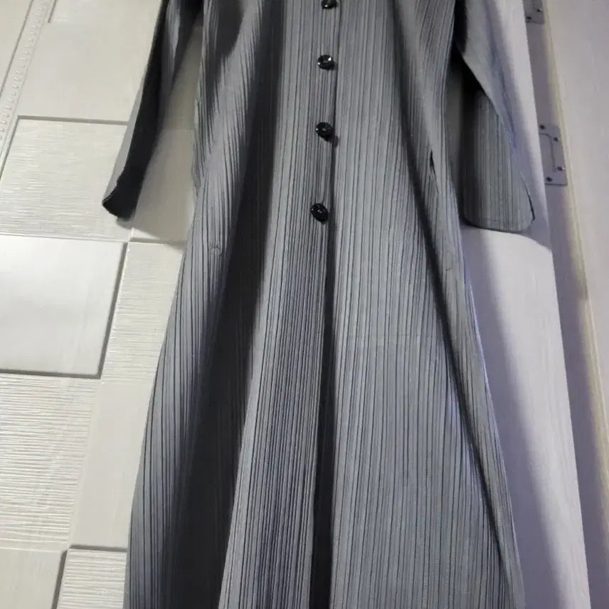 [BUNJANG] Pleated Long Jacket / 플리츠 롱자켓
